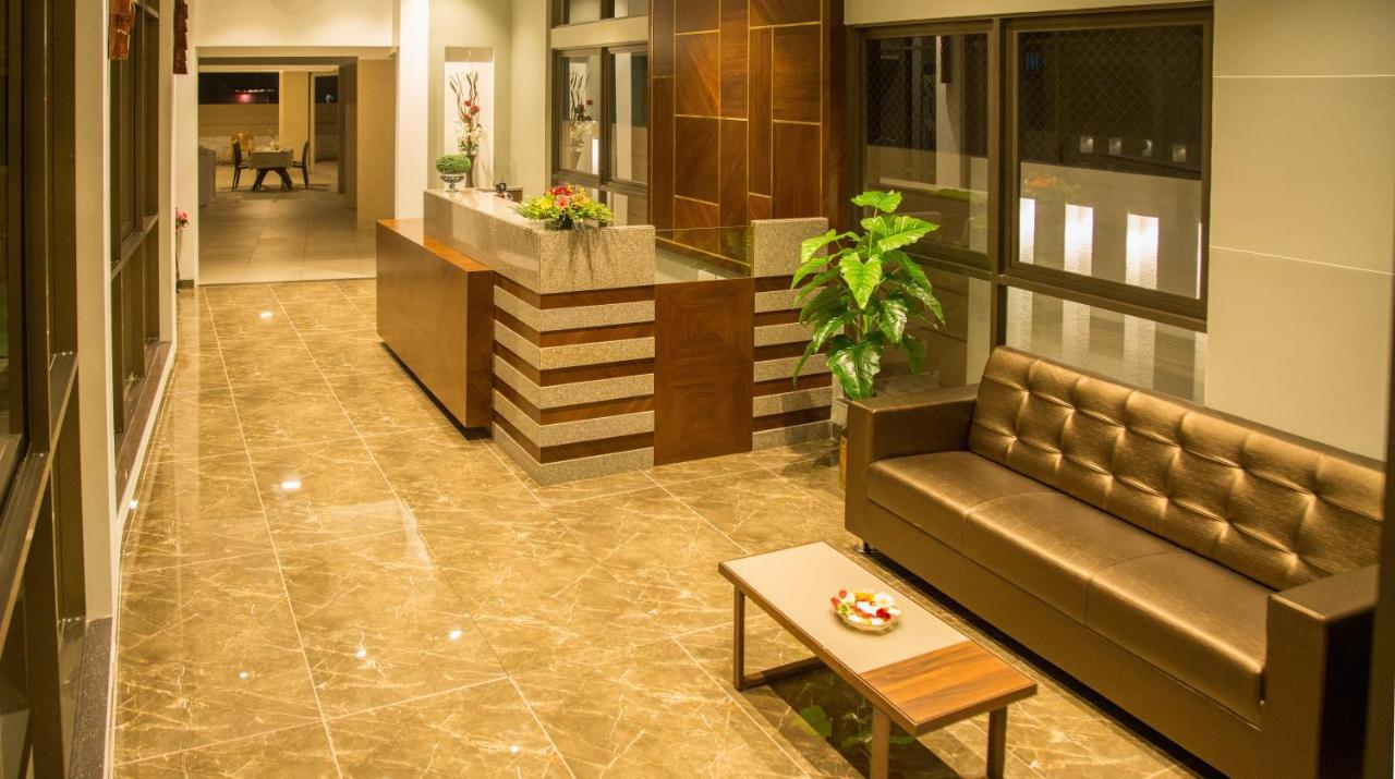 Hotel Nirvana Alībāg Εξωτερικό φωτογραφία