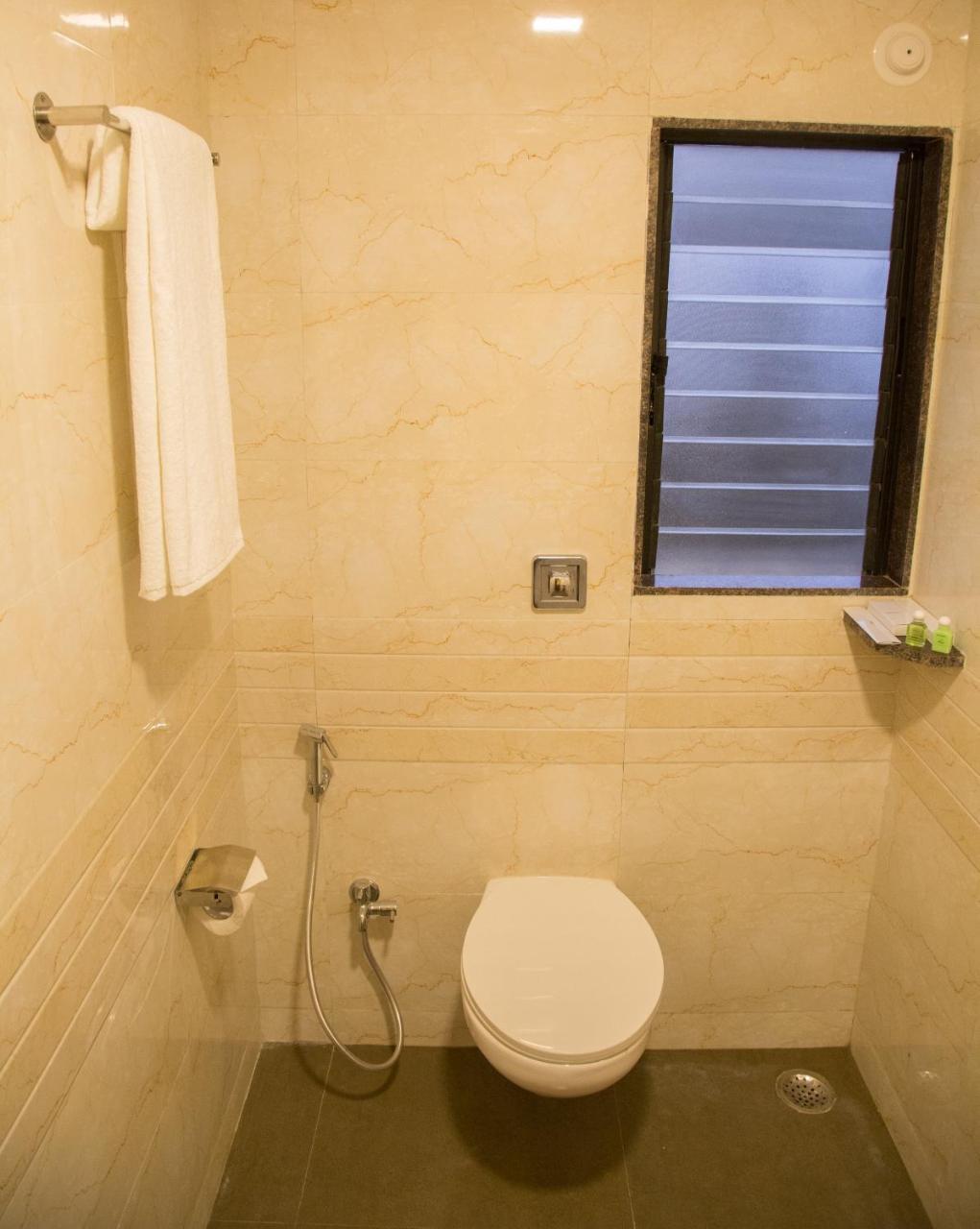 Hotel Nirvana Alībāg Εξωτερικό φωτογραφία