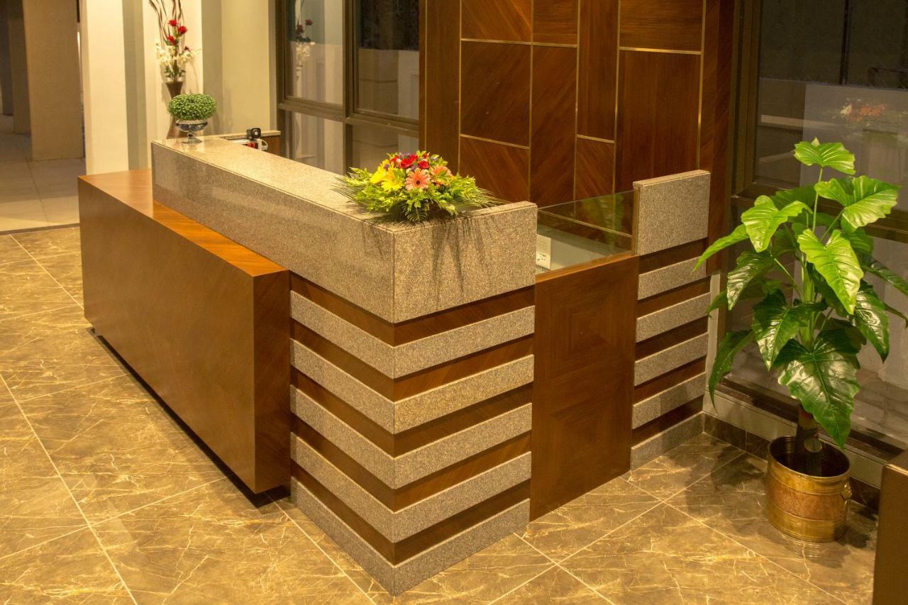 Hotel Nirvana Alībāg Εξωτερικό φωτογραφία